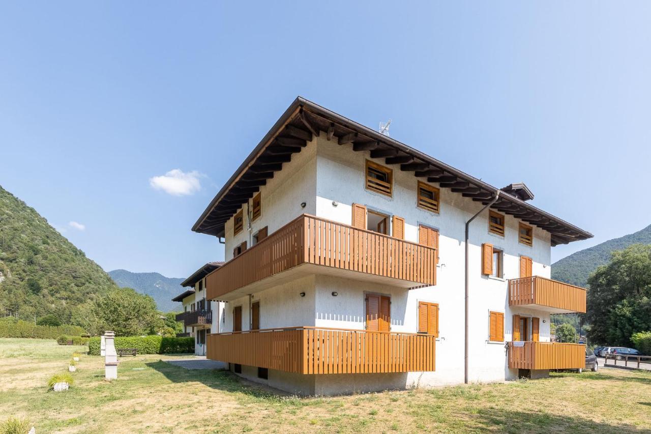 Appartement Casa Lori à Pieve Di Ledro Extérieur photo
